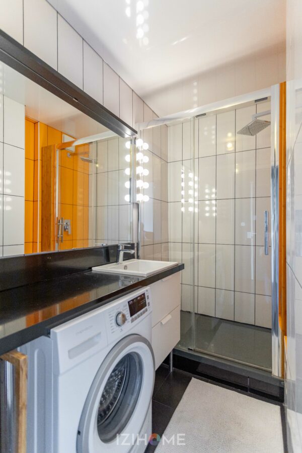 2 bdr with port view - Image 9