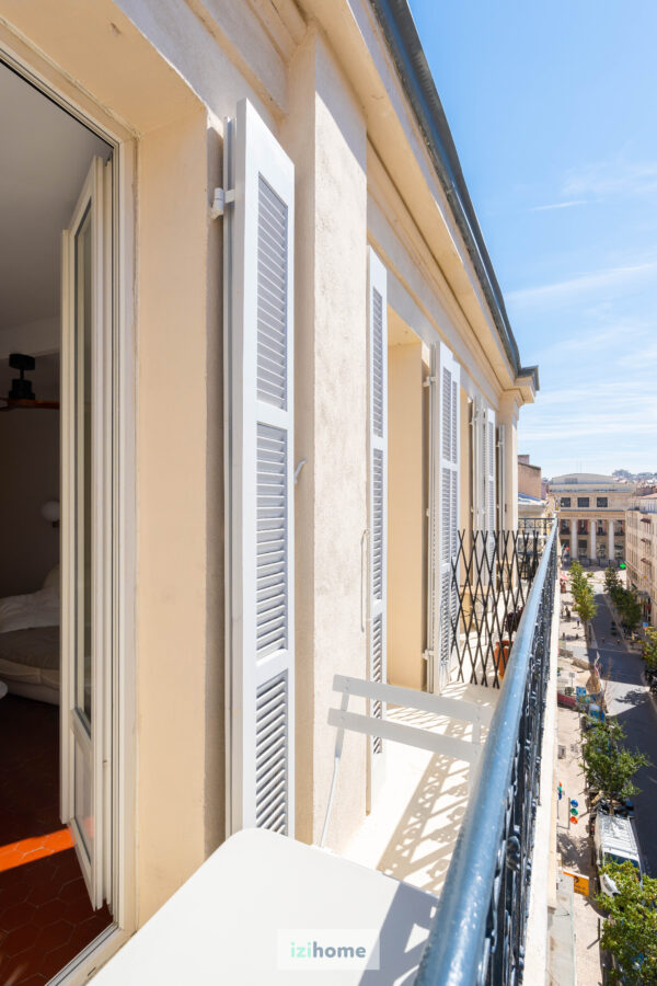 Bright studio with balcony - "Vieux Port" - Image 8