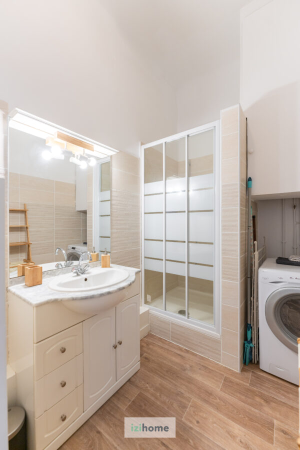 Bright One bdr Apartment – Baille close to Castellane square - Image 8