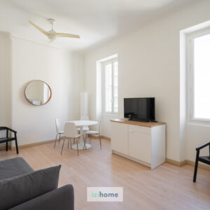 Bight One Bedroom apartment - close to "Vieux Port"
