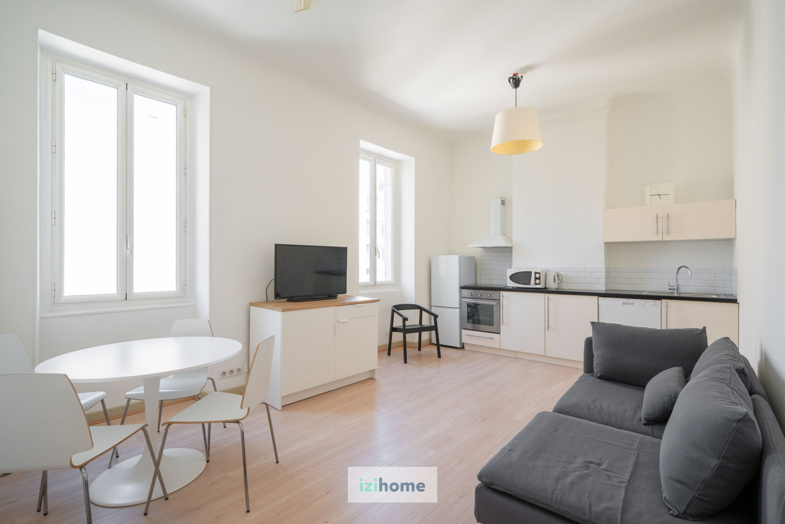 Bight One Bedroom apartment - close to "Vieux Port" - Image 4