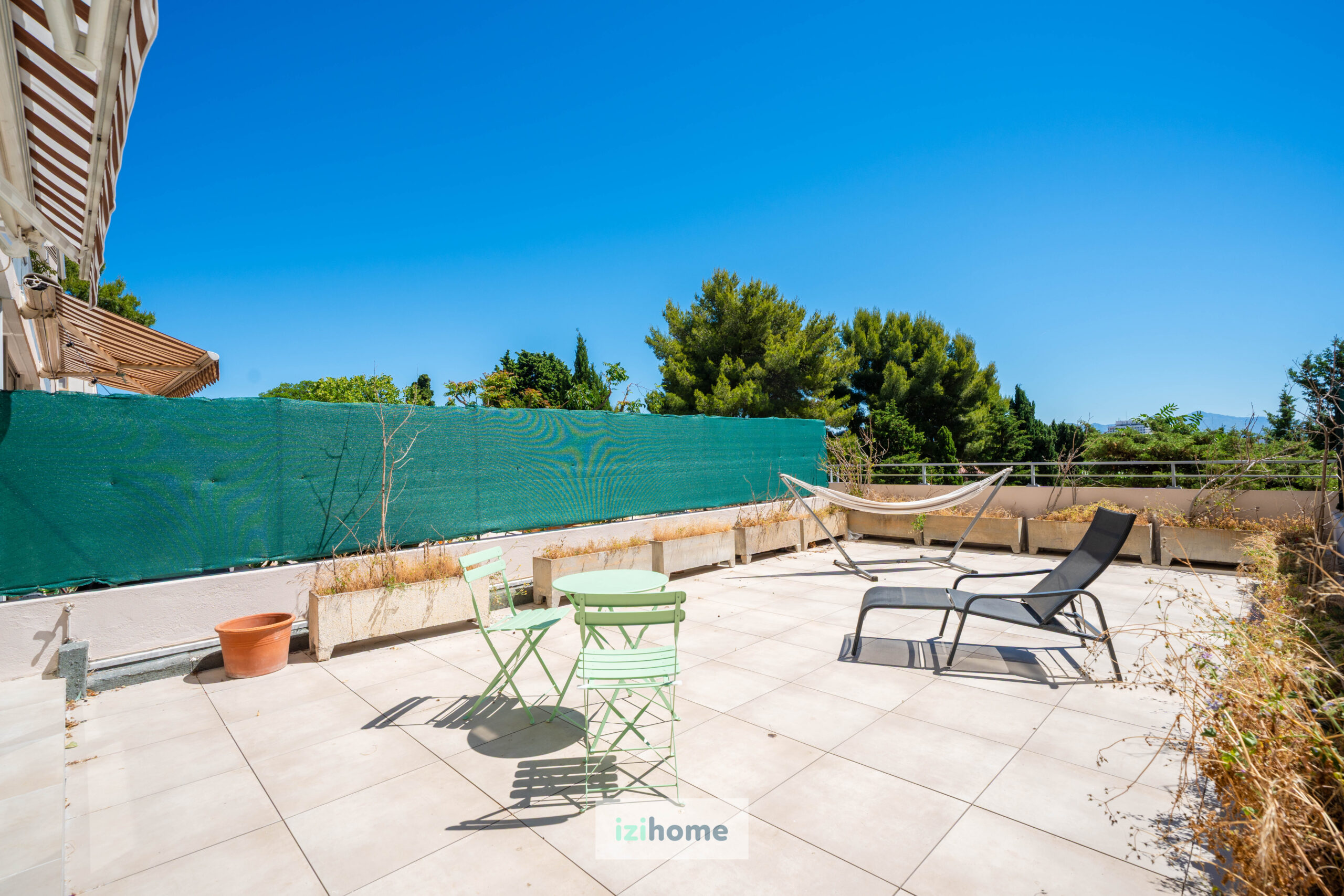 Grand studio avec très grande terrasse au cœur de Vauban – Image 9