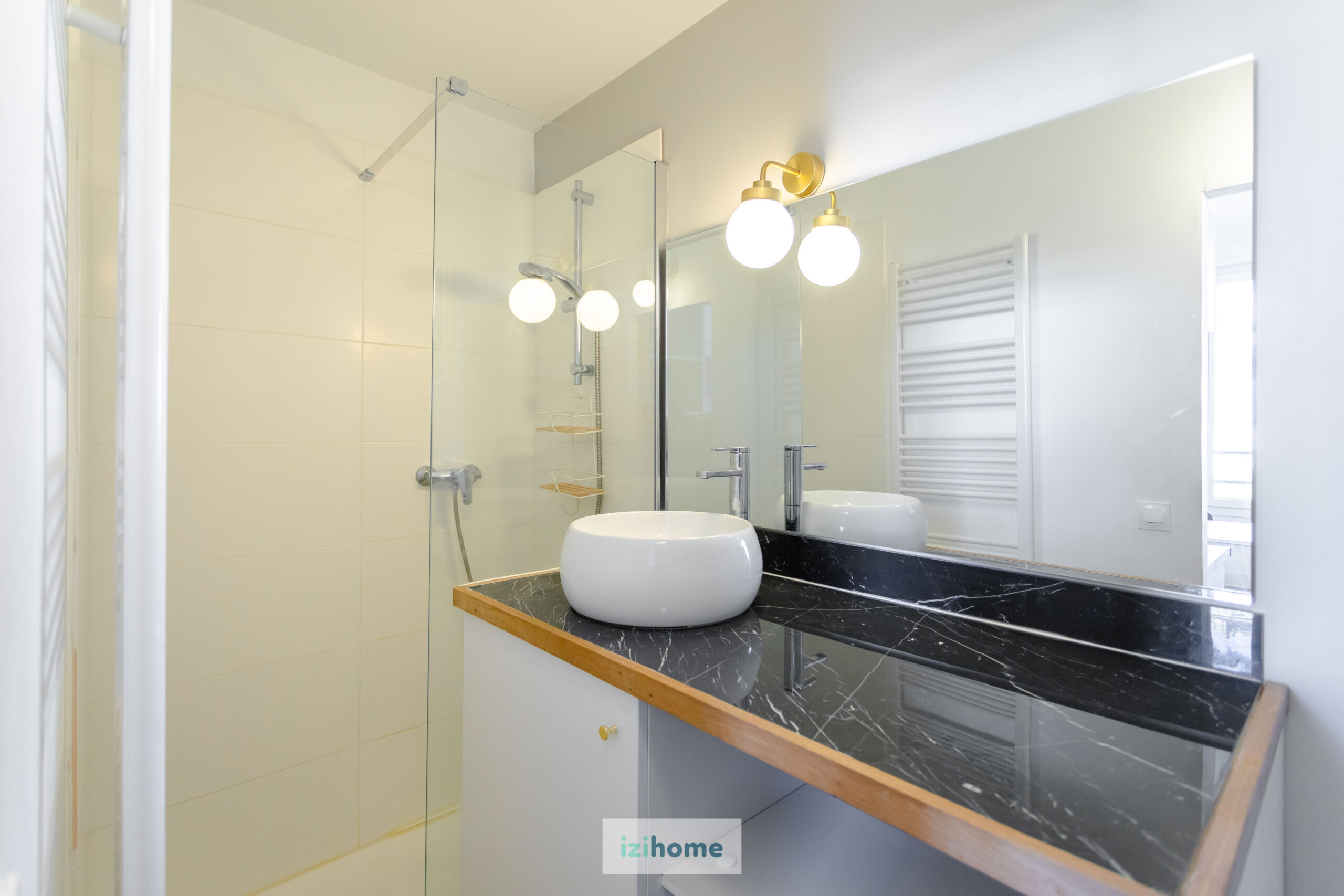 T1 bis lumineux sur cour avec Loggia - Camas – Image 4